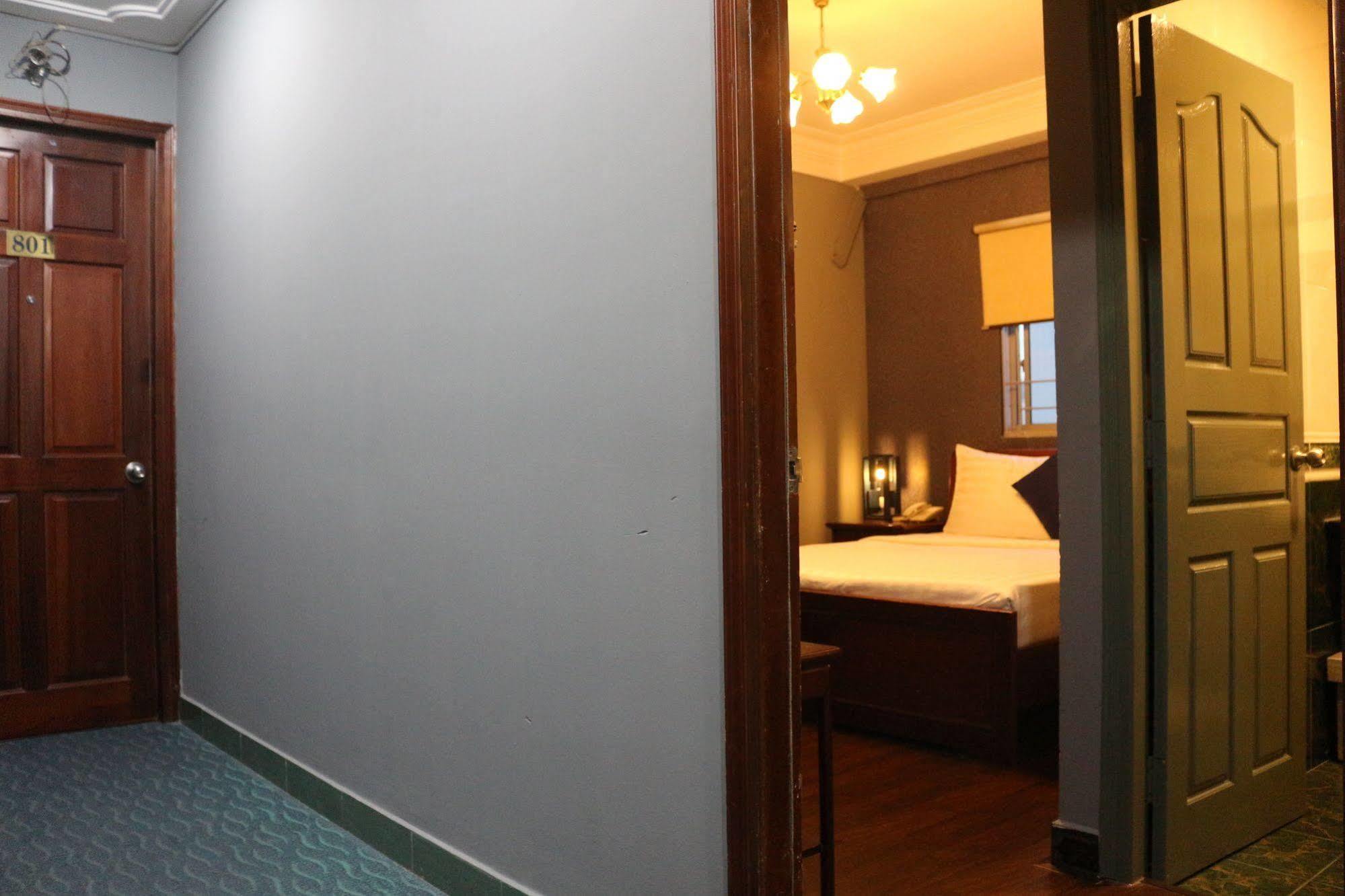 Good Vibes Central Hotel Хошимин Экстерьер фото